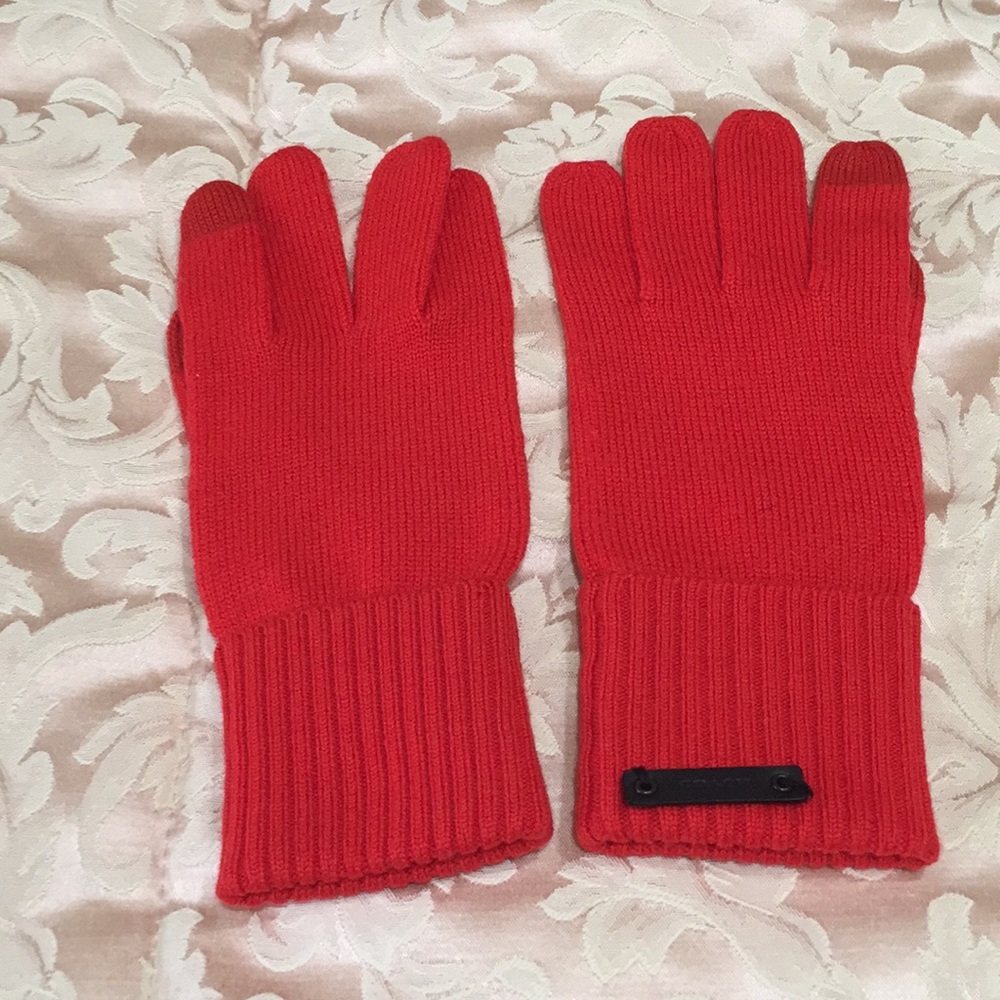 Red coach gloves